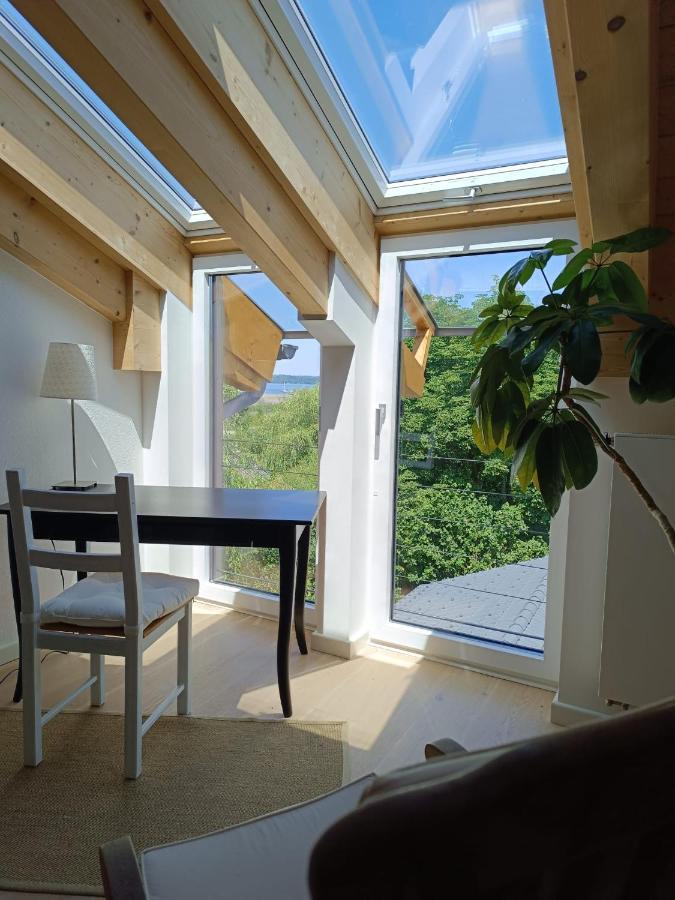 Apartment Unterm Dach Mit Kleinem Seeblick Munsing Luaran gambar