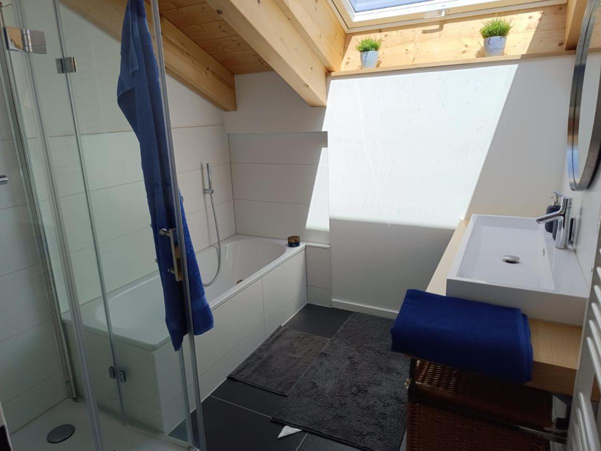 Apartment Unterm Dach Mit Kleinem Seeblick Munsing Luaran gambar